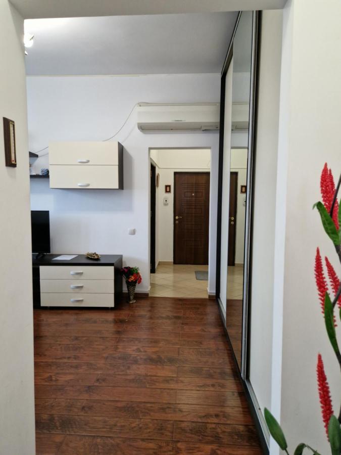 Charming Apartment With Private Terrace Bucureşti Eksteriør bilde